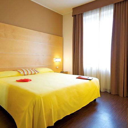 Ibis Styles Parma Toscanini Экстерьер фото