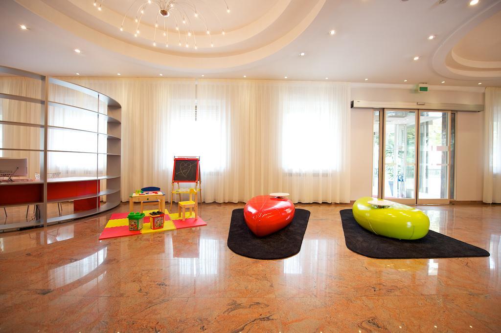 Ibis Styles Parma Toscanini Экстерьер фото